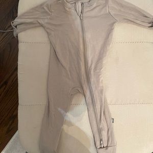 Kyte baby zipper footie, 0-3mo. Khaki